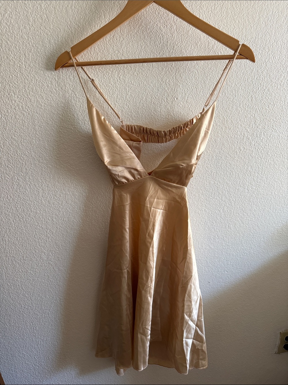 Lucy in the sky Satin Spaghetti-Strap Dress in Champagne